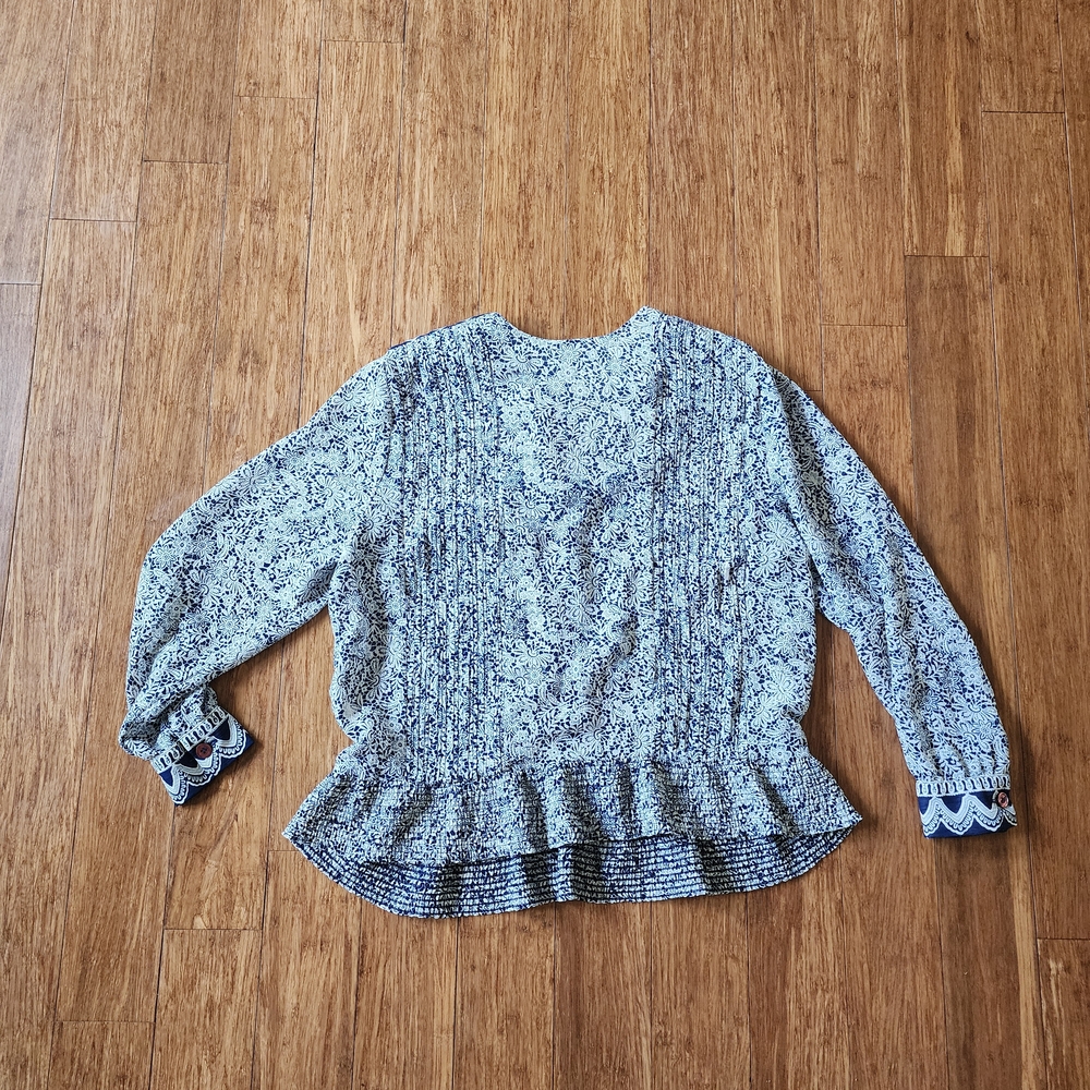 Women's Black and White Lace Trim Top